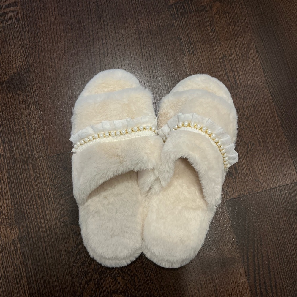 Cream and White Plush Slippers with Decorative Trim